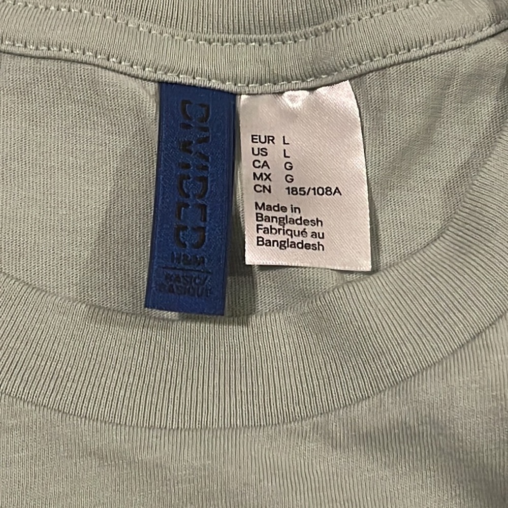 H&M tshirt - Picture 3 of 3
